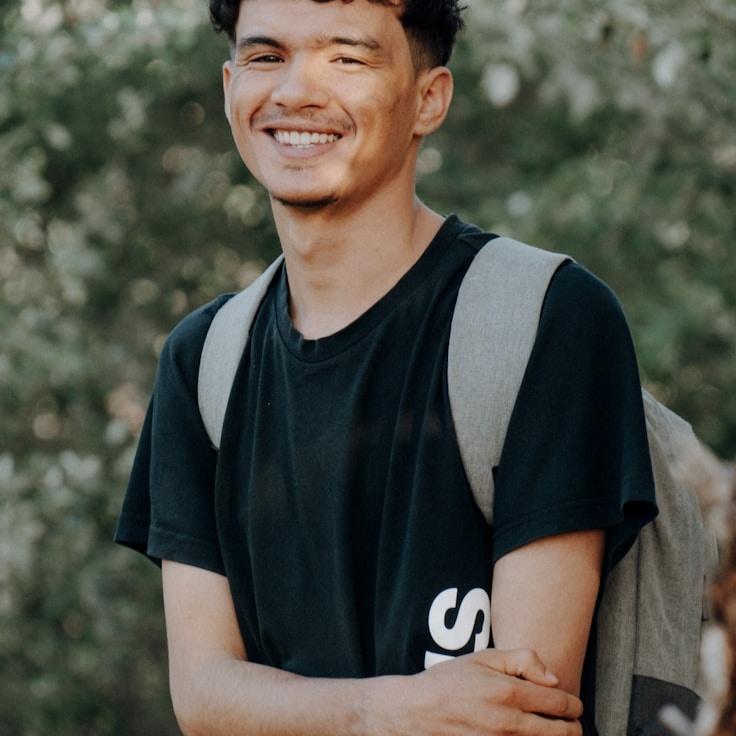 Portrait of Anya Kapoor meditation instructor